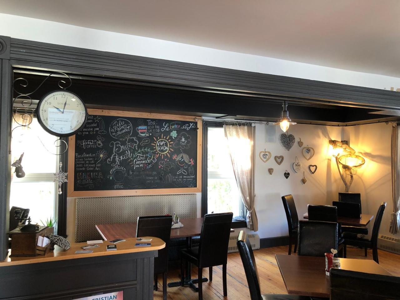 Auberge D'Anjou-Cocooning Cafe Petit Rocher Kültér fotó